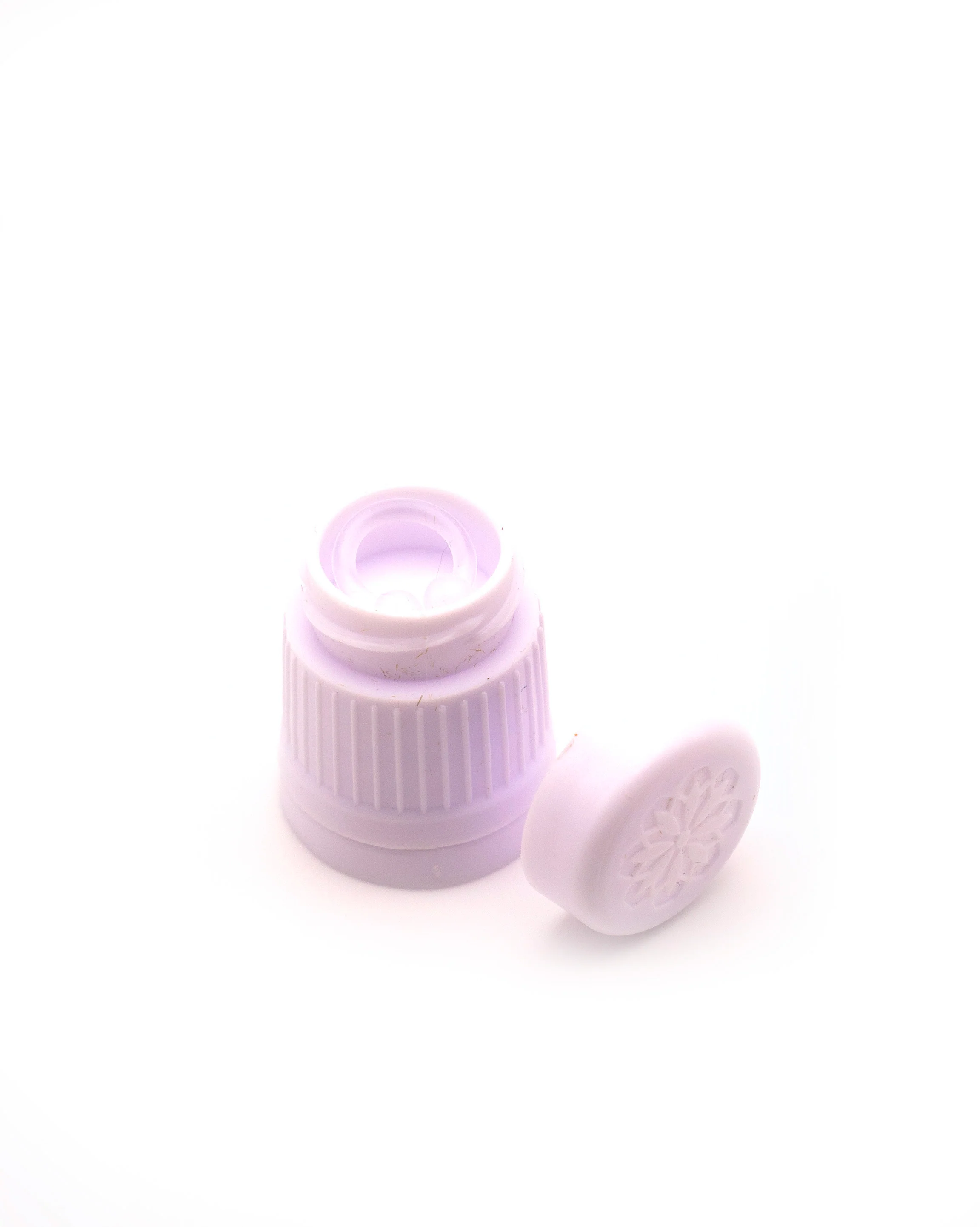 Essence Essential Oil Bottle Top with Built-In Soaking Bay - Image 8